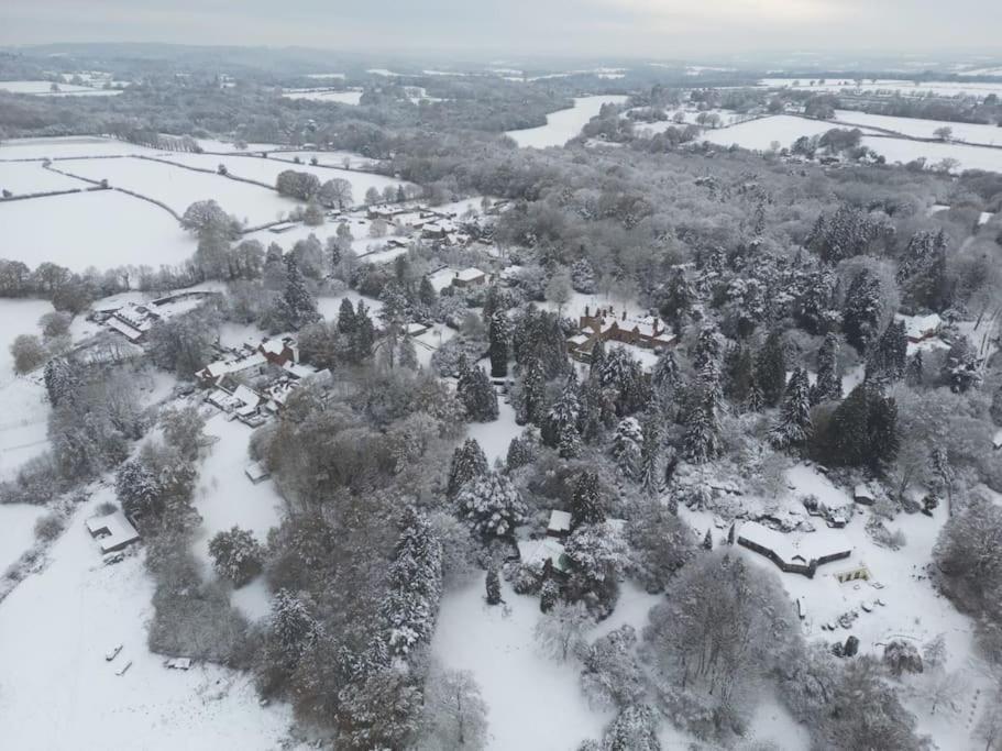 Modern Country Villa, Stunning Gardens And View Royal Tunbridge Wells Bagian luar foto